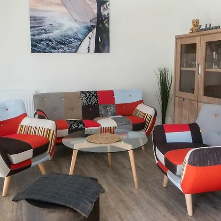 Ferienhaus Paul 펜션 타팅
